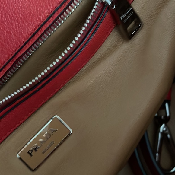 PRADA Handbag Tote Red Large - Picture 8 of 17